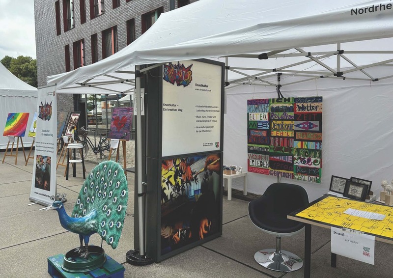 Auf dem NRW-Tag in Köln vom 16.08. - 18.08.2024 war die Ausstellung von Knastkultur in einem Pavillon untergebracht.