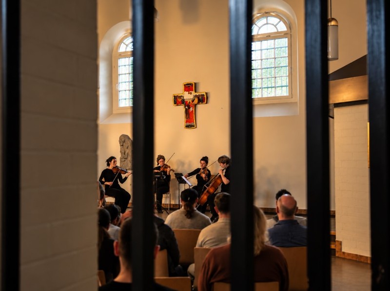 Musikerinnen des Velvet-Quartetts auf der Bühne