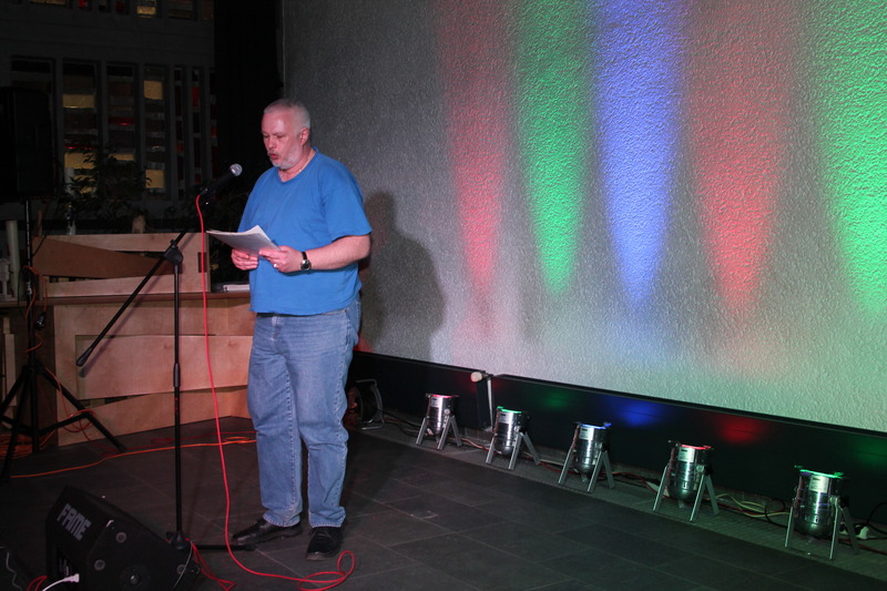 Andreas berichtet über seine Erlebnisse beim Hofgang.