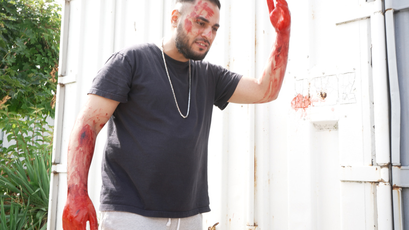 In der Spielszene aus dem Film sagt der Schauspieler: "Scheiße was habe ich gemacht!", aber warum er dies sagt, möchten wir an dieser Stelle nicht verraten.