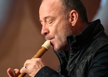 Hans Jürgen Hufeisen spielt Flöte Portrait