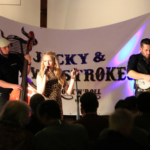 Jacky and the two strokes auf der Bühne JVA Siegburg