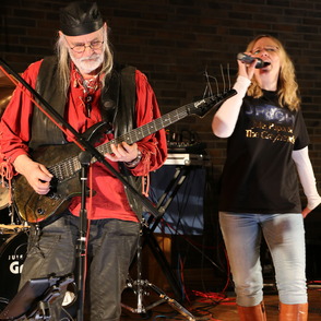 Jule Papa & Greyheads Auftritt in der JVA Siegburg