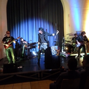 Die Udo Lindenberg Tribute Band „Lindstärke 10“ gab ein Konzert in der JVA Münster